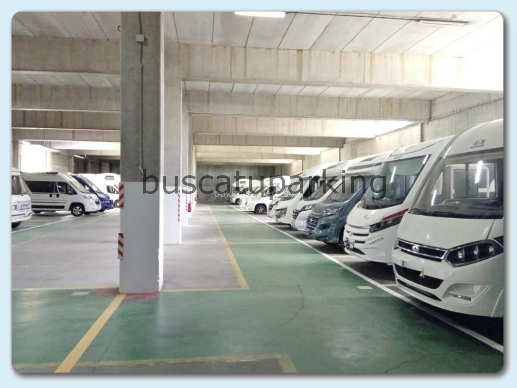 foto del parking Garagecamper.com