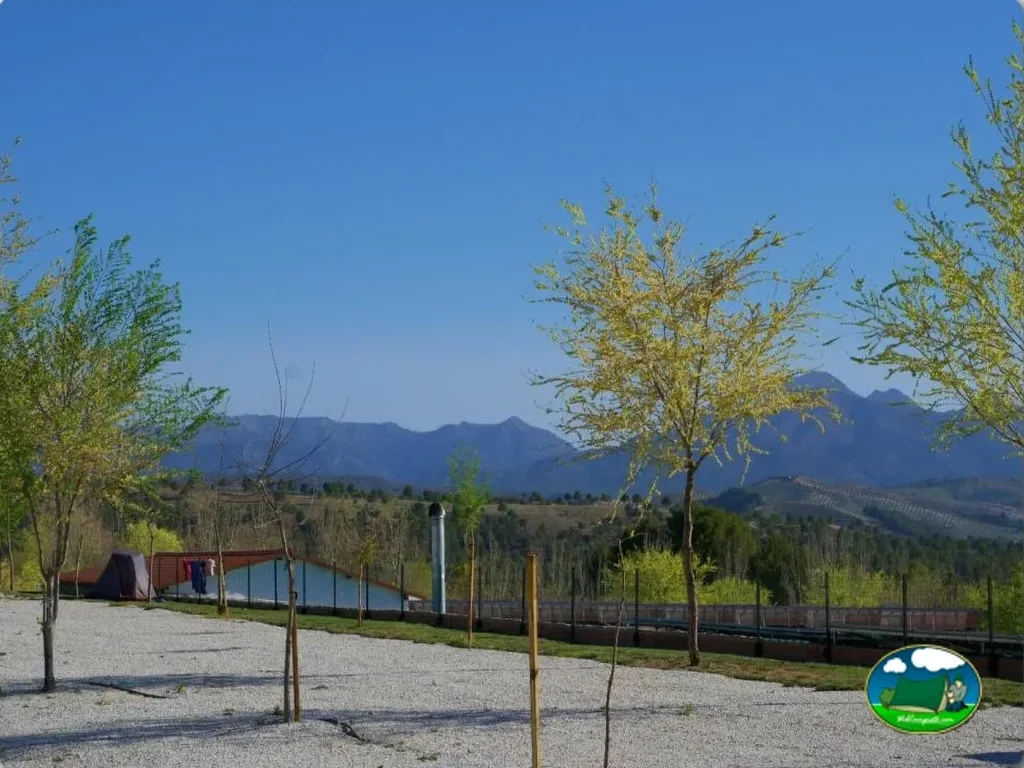 foto del parking Camping Los Bermejales - Parking de caravanas (Arenas del Rey - Granada)