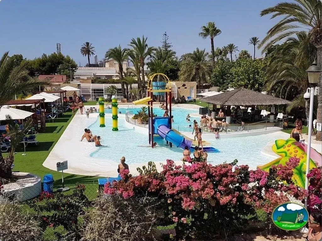 foto del parking Camping Benisol - Plazas vigiladas para caravanas (Benidorm - Alicante)