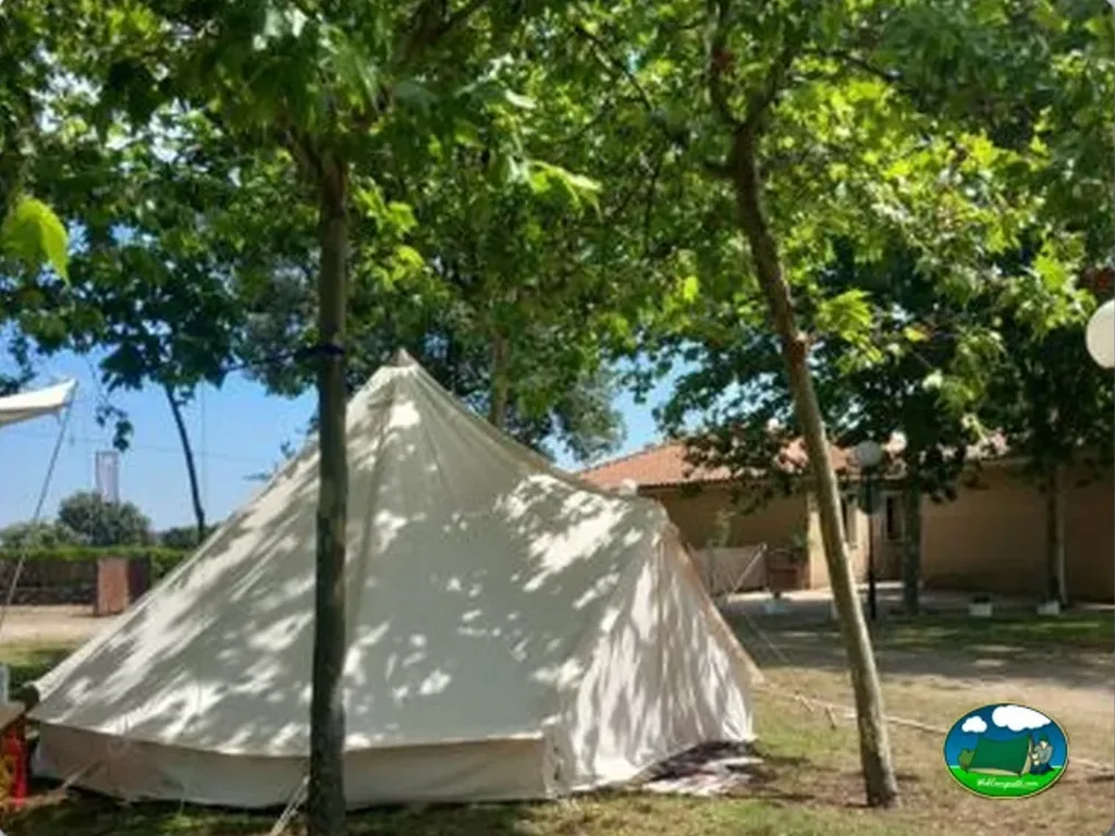 foto del parking Camping Arribes del Duero - Custodia de caravanas (Lumbrales - Salamanca)