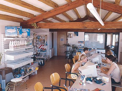 foto del parking Caravan Inn Ventalló (Ventalló- Girona)